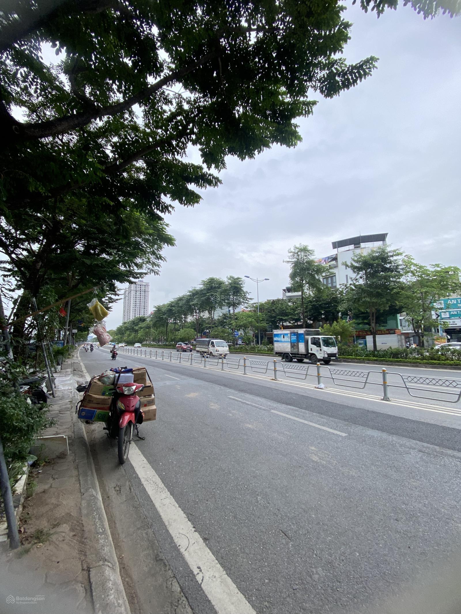 Siêu phẩm mặt phố Võ Chí Công thang máy kinh doanh đỉnh cao vỉa hè rộng cực đẹp tiềm năng x2x3