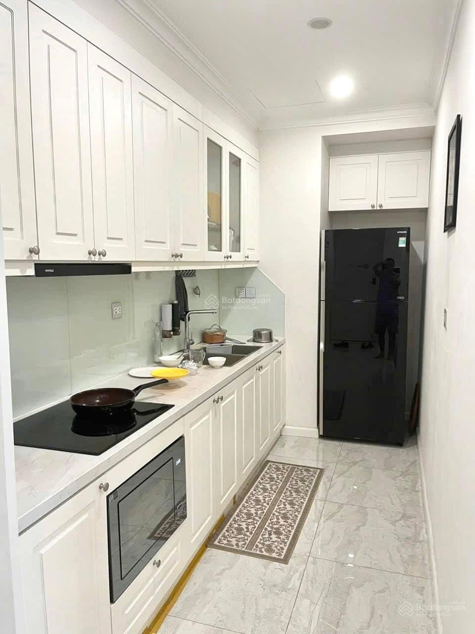 Cho thuê nhanh căn 2 ngủ, 2WC, 85m2 view sông Hồng cầu Nhật Tân, 16tr/tháng vào ở ngay. 0966 286 ***