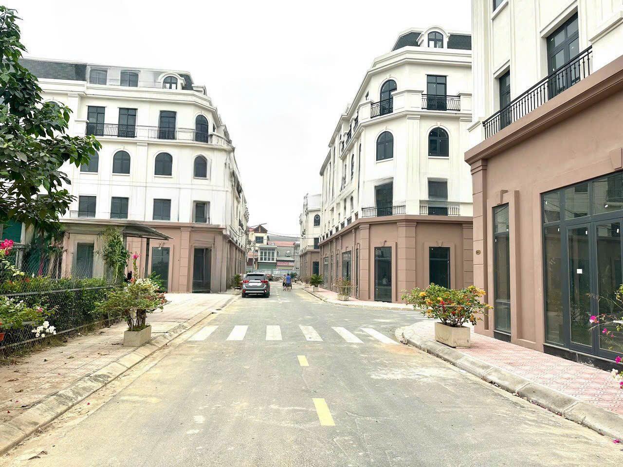 Bán căn liền kề 80m2 kinh doanh, sổ đỏ cạnh Trịnh Văn Bô kéo dài giá siêu tốt