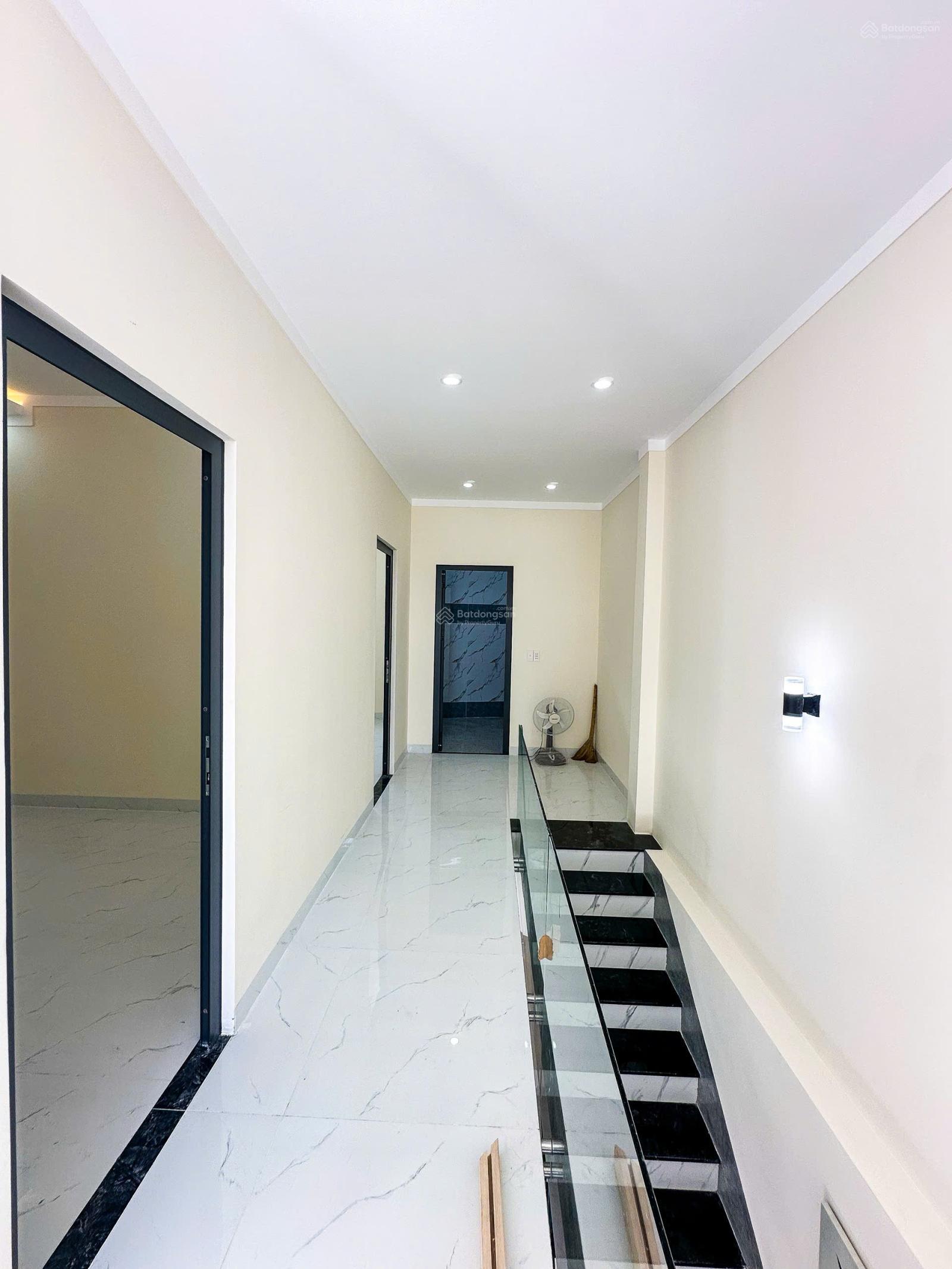 Chính chủ gửi bán căn nhà 1 trệt 1 lầu đẹp hoàn công phường Tân Vạn Chính chủ gửi bán căn nhà 1 trệt 1 lầu đẹp hoàn công phường Tân Vạn