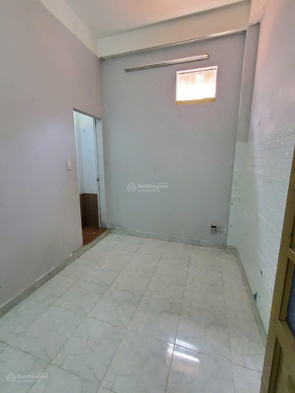2,8TR CÓ PHÒNG TIỆN NGHI TẠI QUẬN 10 - 16M2 CÓ MÁY LẠNH, WC RIÊNG
