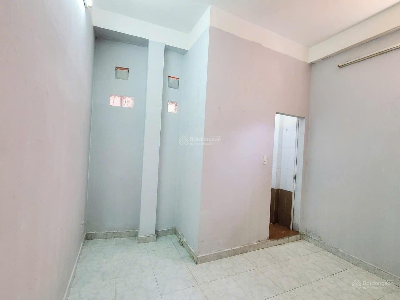 2,8TR CÓ PHÒNG TIỆN NGHI TẠI QUẬN 10 - 16M2 CÓ MÁY LẠNH, WC RIÊNG