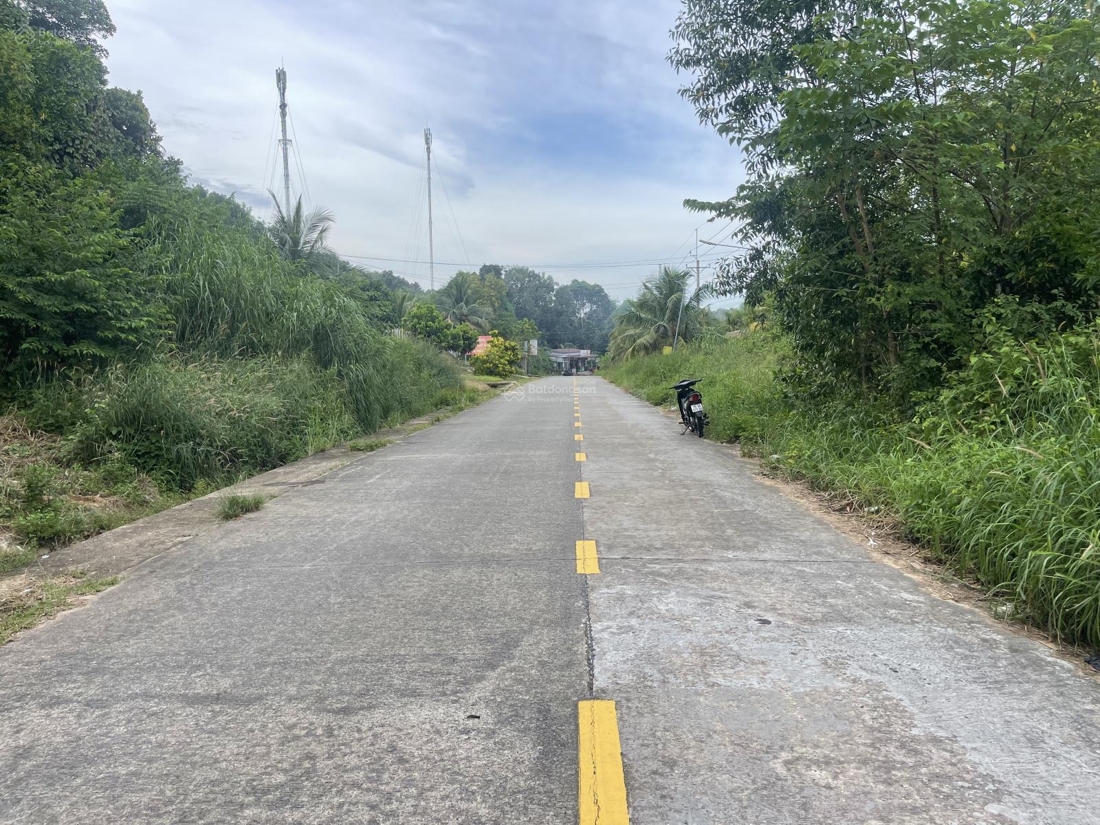 Mảnh đất đẹp view biển gần 700m2 cho bác nào thích bỏ phố về biển Phú Quốc Mảnh đất đẹp view biển gần 700m2 cho bác nào thích bỏ phố về biển Phú Quốc