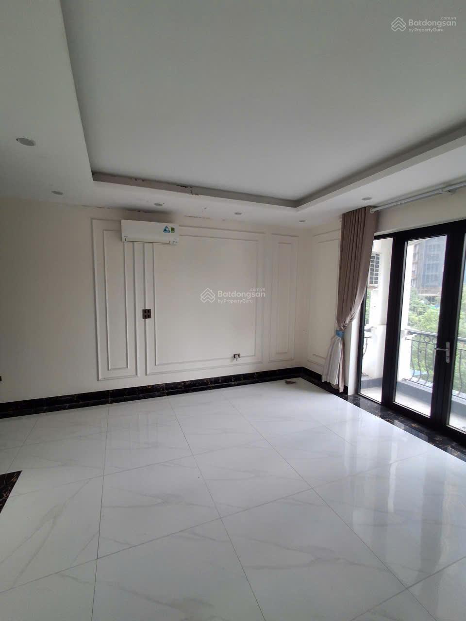 Cho thuê nhà mới xây KĐT roman tố hưu,115m * 5 tầng,thang máy,giá 50 triệu,LH 0968 120 ***