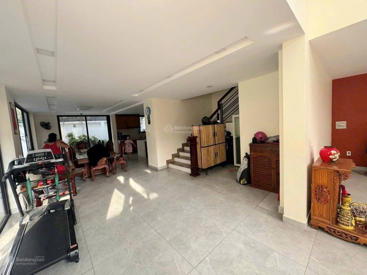 Biệt thự 4 tầng 9x22m khu víp bên sông
HIỆP BÌNH CHÁNH, THỦ ĐỨC