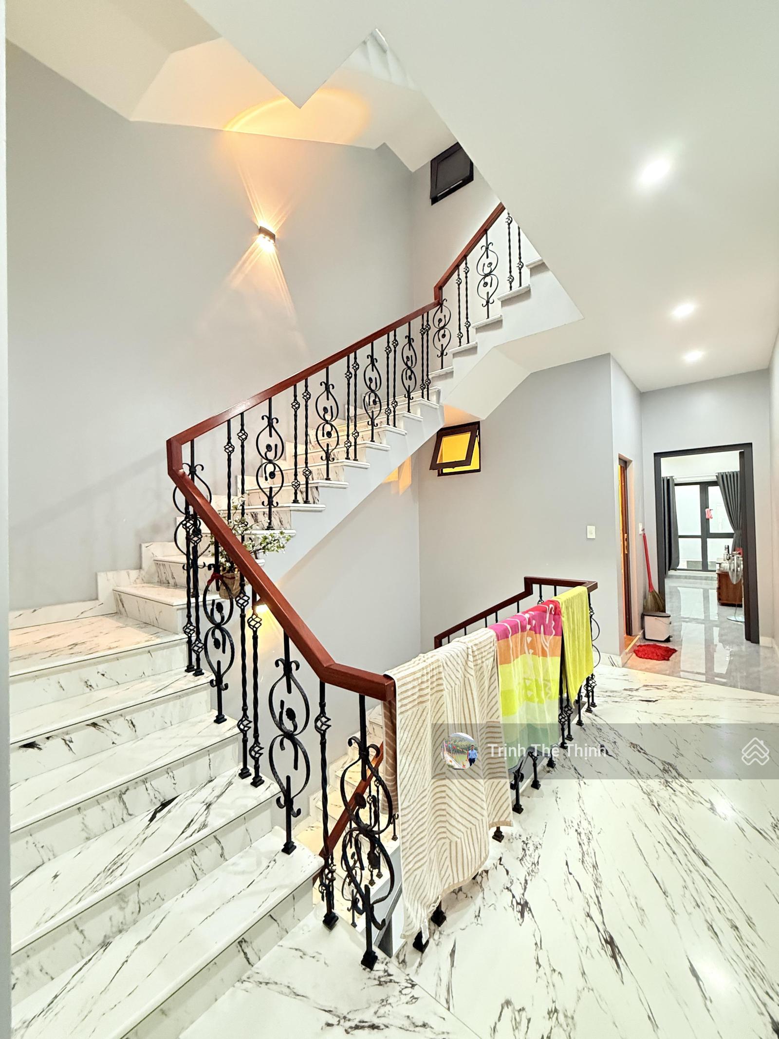 Bán nhà dân xây mặt đường tuyến 2 phố Quán Nam