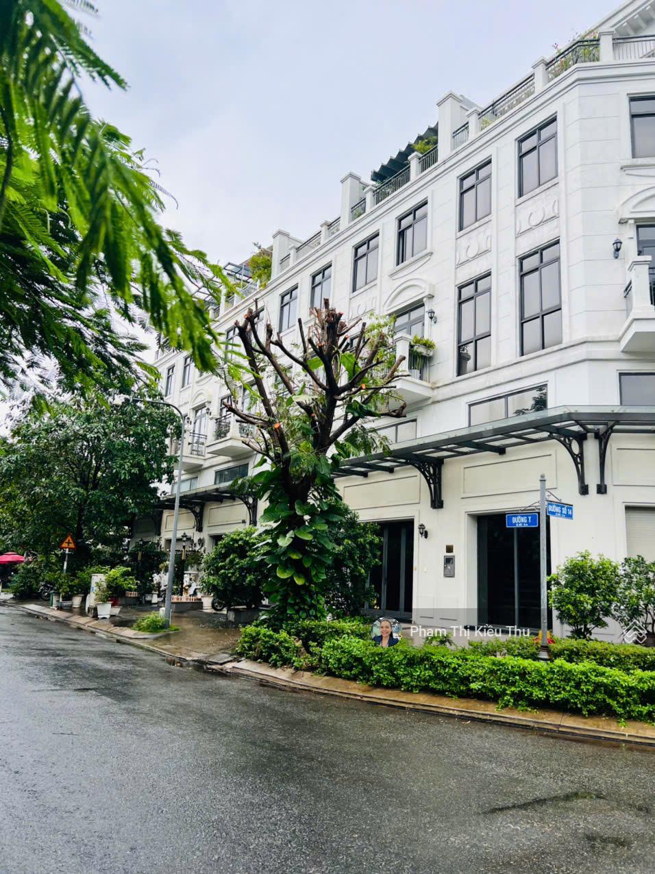 Cần tiền bán nhanh căn shophouse Lakeview City DT 100m 5 lầu đã hoàn thiện nội thất gía 19,5 tỷ