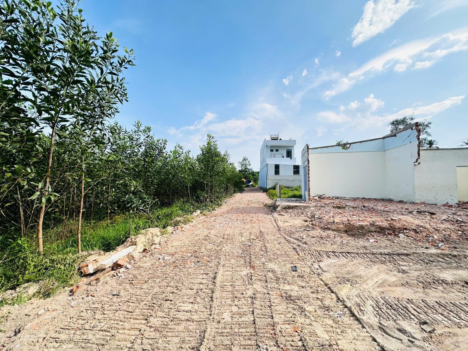 Bán 90m2 đất thổ cư Tân An, LaGi chính chủ giá rẻ 595 triệu sổ riêng Bán 90m2 đất thổ cư Tân An, LaGi chính chủ giá rẻ 595 triệu sổ riêng