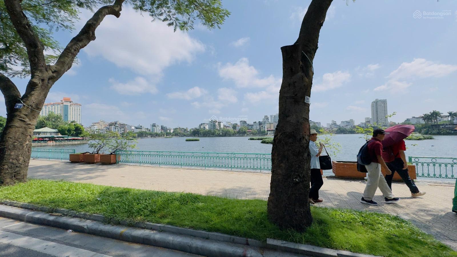 Bán KS phố Nguyễn Đình Thi - Tây Hồ. 220m2 x 5t MT 10m giá 85tỷ. DT 180tr/th, 20m ra Hồ Tây, hiếm