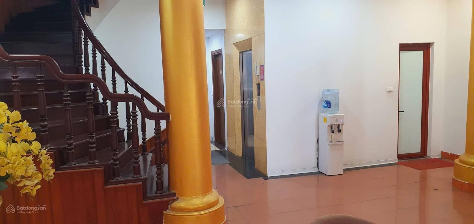 Bán KS phố Nguyễn Đình Thi - Tây Hồ. 220m2 x 5t MT 10m giá 85tỷ. DT 180tr/th, 20m ra Hồ Tây, hiếm