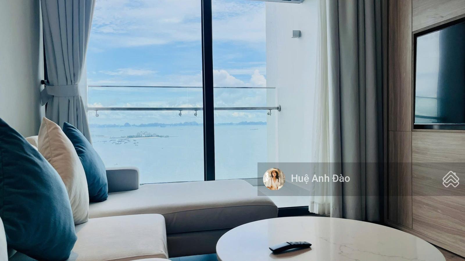 Chính chủ cần bán căn 2 phòng ngủ - view biển À La Carte - giá chỉ từ 4.650 tỷ. Bằng giá hợp đồng