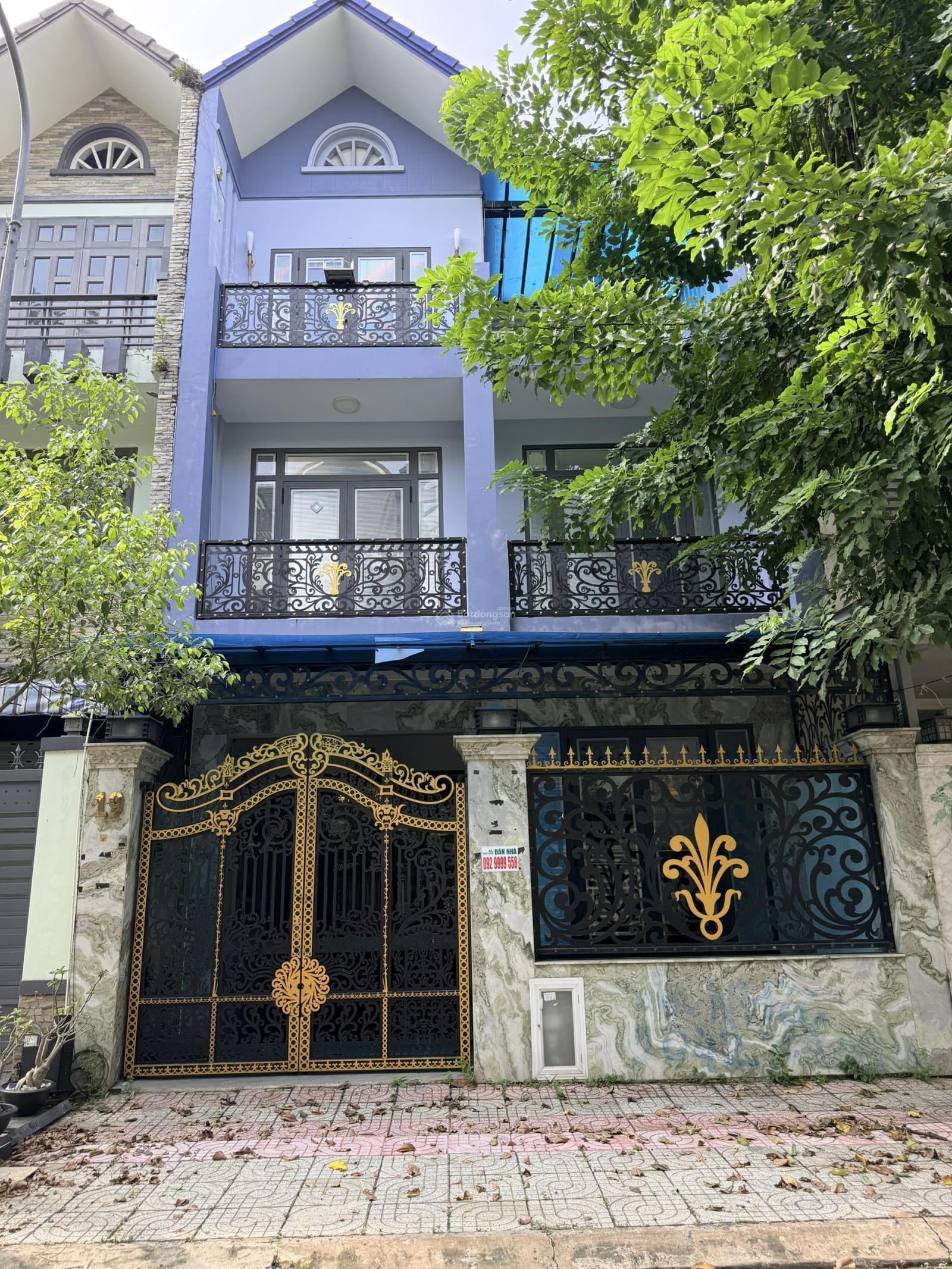 Bán nhà biệt thự KDC Sadeco Ven sông Tân Phong, đối diện ĐH RMIT, 7x18m, hầm, 2L, 20.8ty