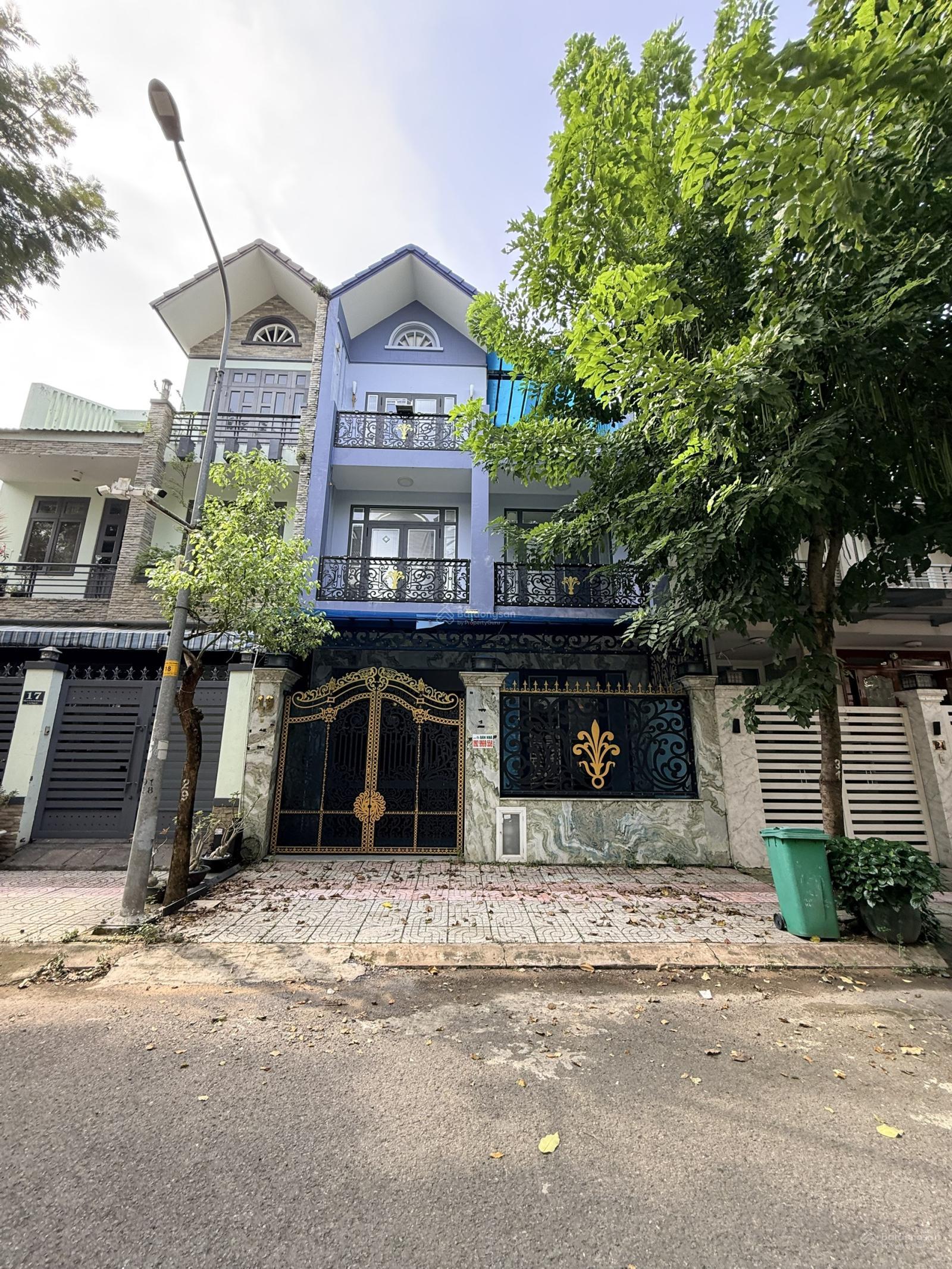 Bán nhà biệt thự KDC Sadeco Ven sông Tân Phong, đối diện ĐH RMIT, 7x18m, hầm, 2L, 20.8ty