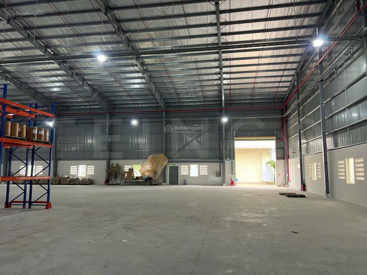 Kho xưởng 4.600m² có PCCC tự động và điện 3 pha, trong khu công nghiệp Bình Minh (Hoàng Quân) Kho xưởng 4.600m² có PCCC tự động và điện 3 pha, trong khu công nghiệp Bình Minh (Hoàng Quân)