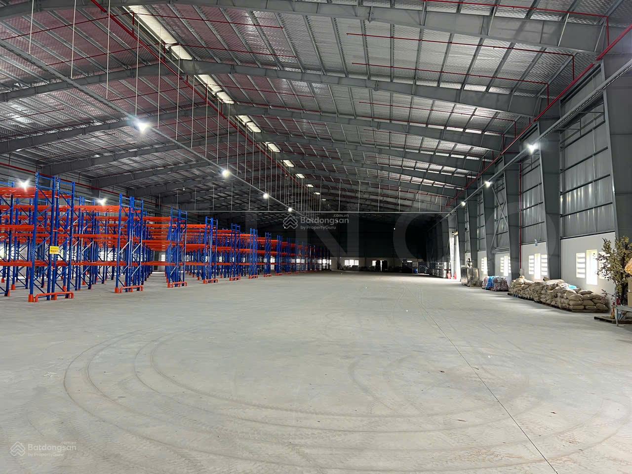 Kho xưởng 4.600m² có PCCC tự động và điện 3 pha, trong khu công nghiệp Bình Minh (Hoàng Quân) Kho xưởng 4.600m² có PCCC tự động và điện 3 pha, trong khu công nghiệp Bình Minh (Hoàng Quân)