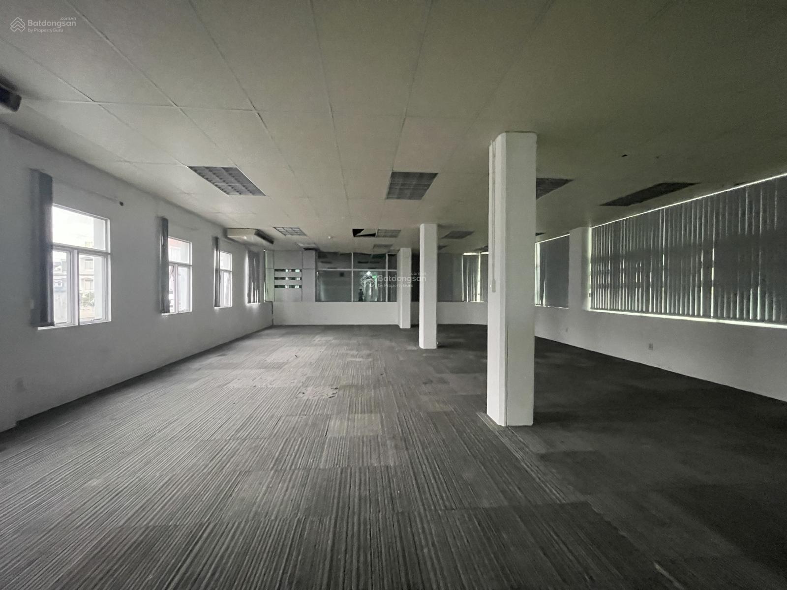 Cho thuê tòa nhà siêp VIP mặt tiền đường Đỗ Xuân Hợp, Phường Phước Long B, Quận 9 hầm 7 tầng 1600m2