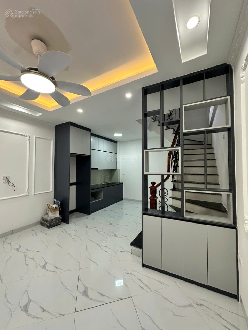 Bán nhà cạnh Học viện Nông Nghiệp, Trâu Quỳ. Nhà mới đẹp cách ô tô 30m, DT 33m2, 5 tầng, giá 6.5 tỷ