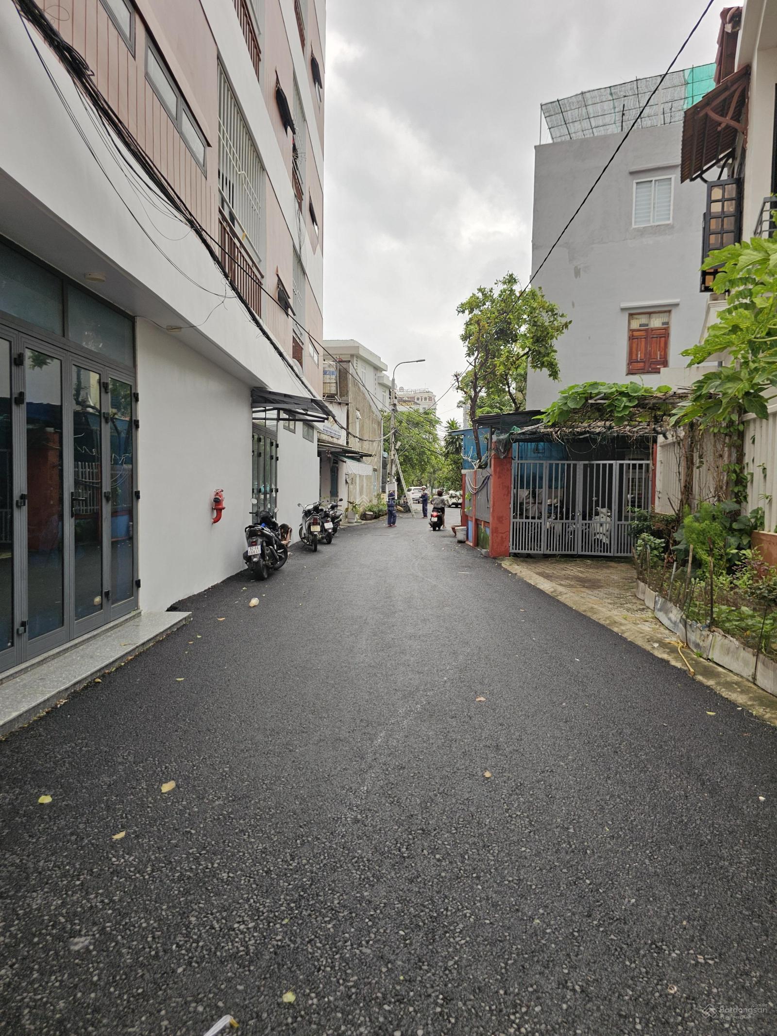 Bán nhà 3 tầng Kiệt ô tô đường Hồ Xuân Hương, đối diện công viên, cách biển 500m