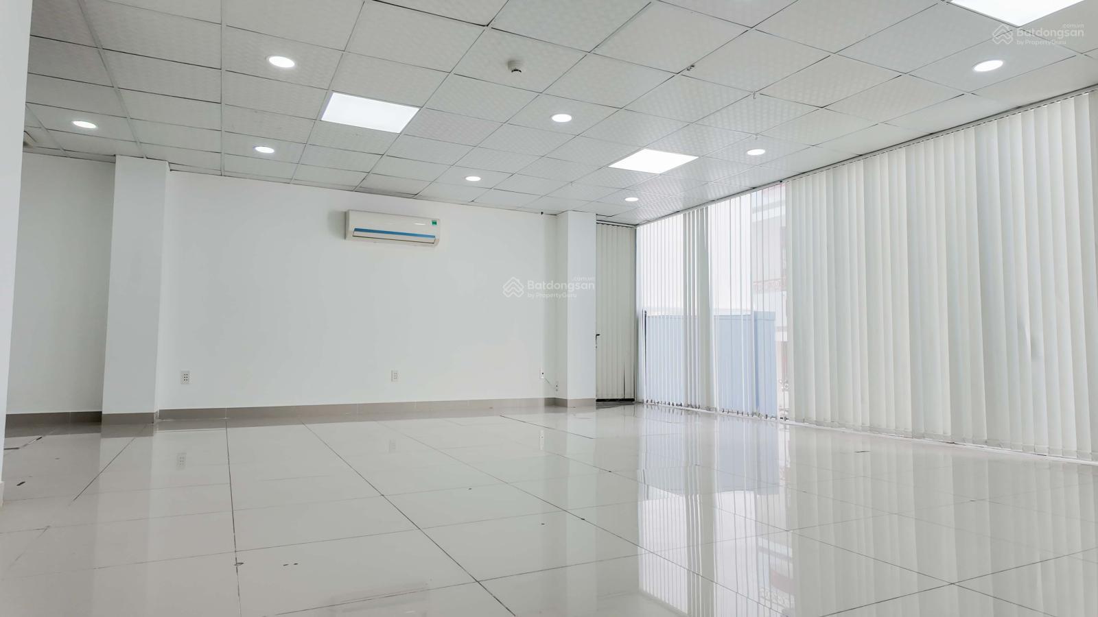 Chính chủ cho thuê văn phòng 60m2 thông thoáng đường Trần Huy Liệu, Phú Nhuận