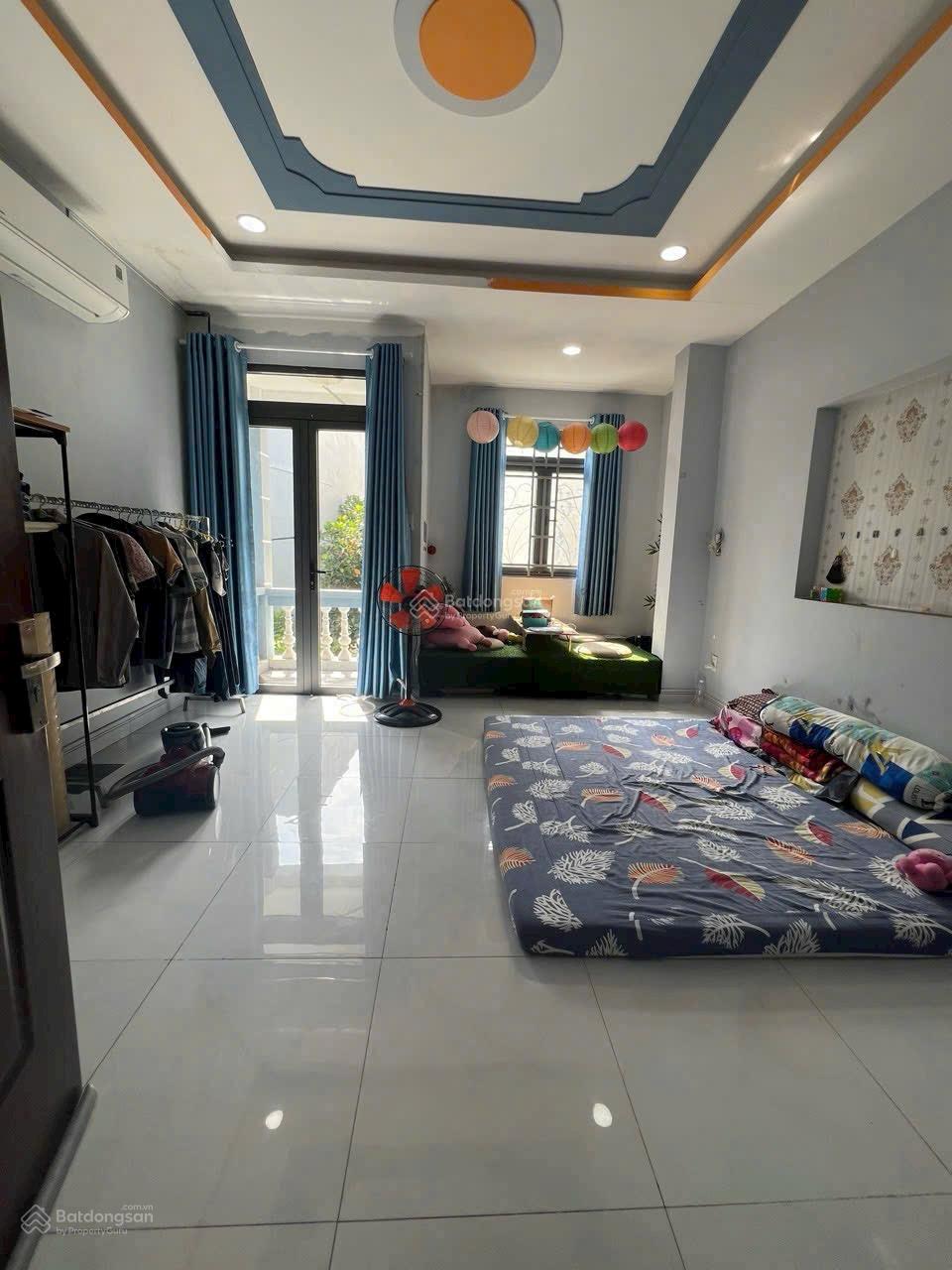 Nhà lầu đường 38, Hiệp Bình Chánh gần chợ Hiệp Bình sổ hồng khu dân cư cách Gigamall 5p xe máy