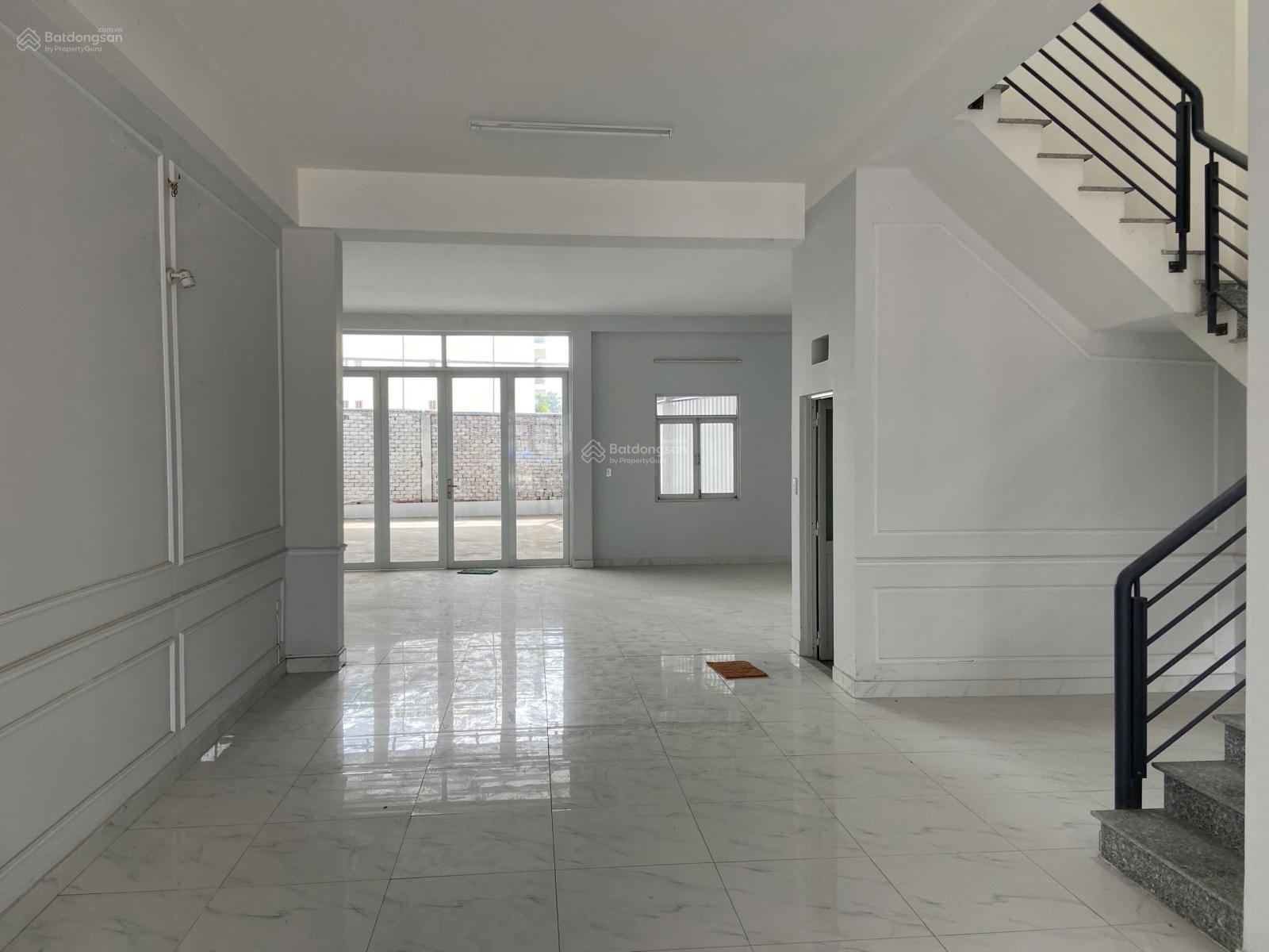 Bán nhà mặt tiền kinh doanh đường Hoàng Hữu Nam, ngay metro, bến xe miền đông mới quận 9
