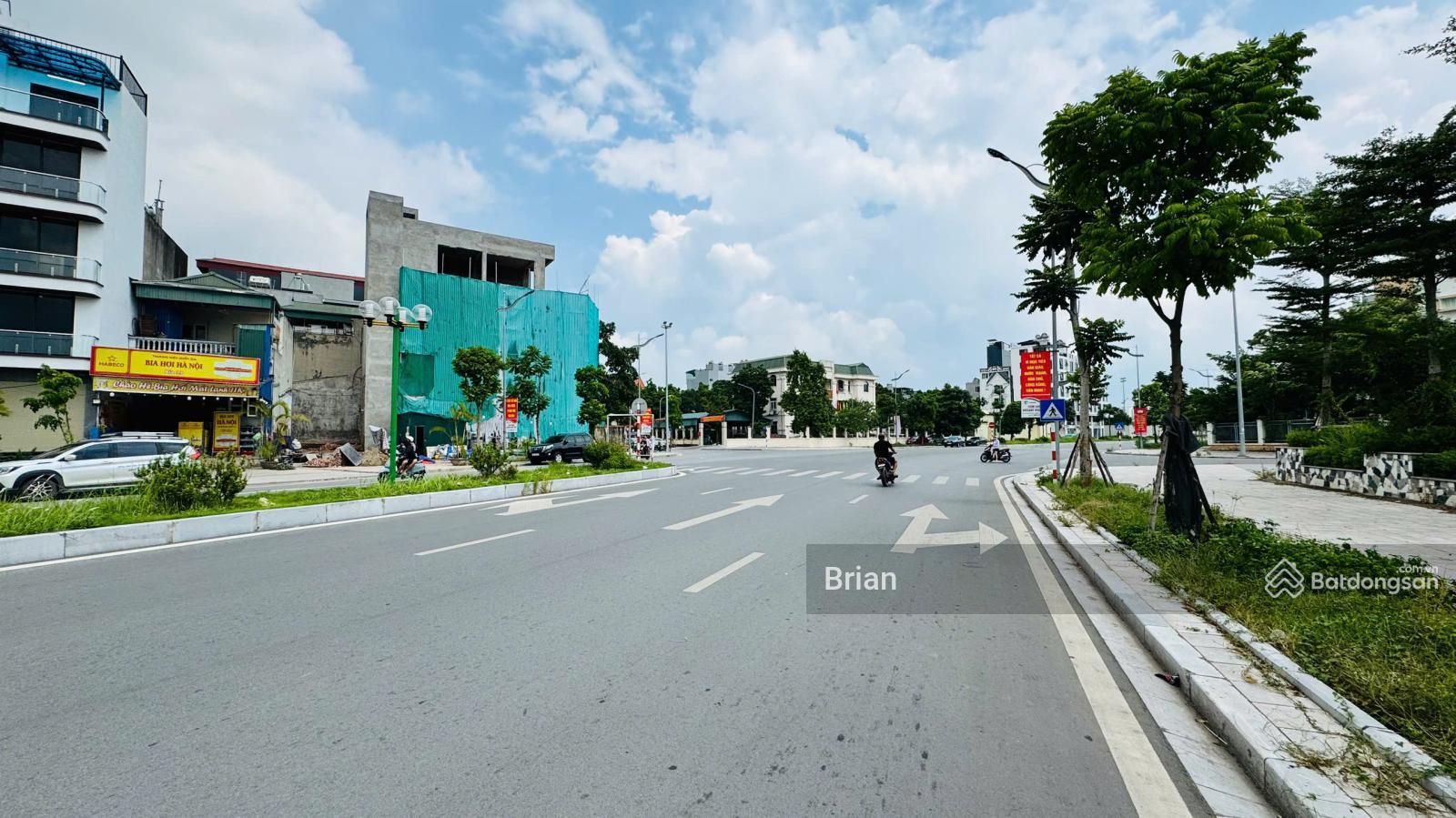 Chính chủ bán nhà mặt phố Nguyễn Gia Bồng DT 291m2, MT 13.5m, 2 mặt tiền Chính chủ bán nhà mặt phố Nguyễn Gia Bồng DT 291m2, MT 13.5m, 2 mặt tiền