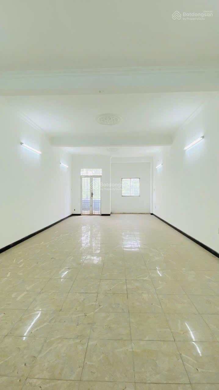 Cho thuê nhà mặt tiền Đại lộ Võ Nguyên Giáp, 5x25, 1T4L, 11 phòng, 9 WC, Tây Nam, có phòng hội nghi