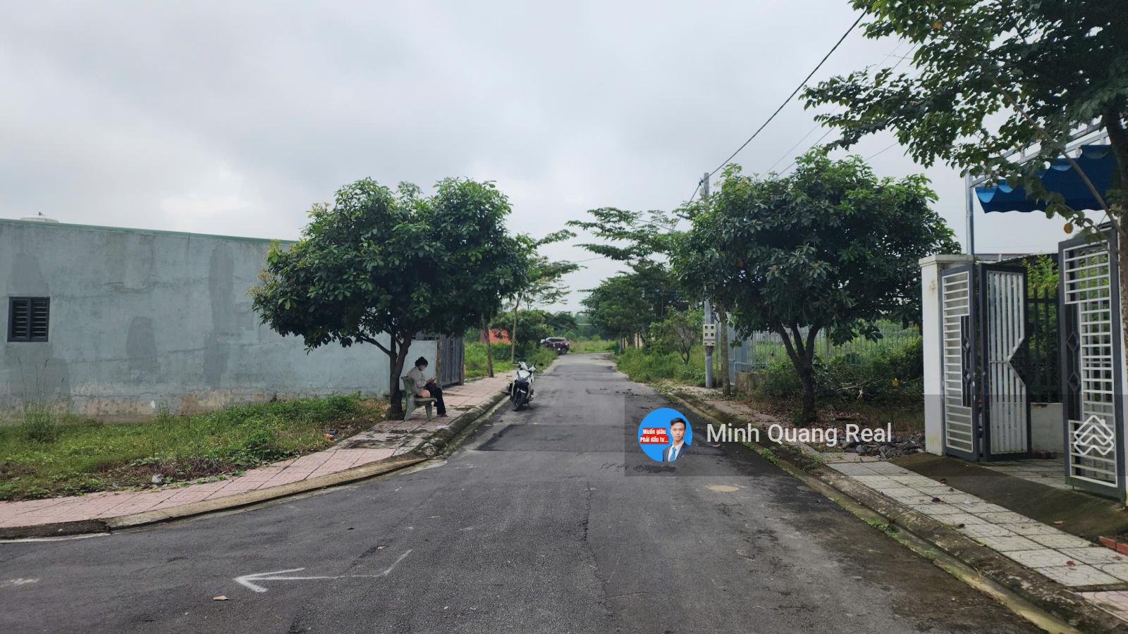 Bán đất nền Bình Minh, 107m2, mặt tiền nhựa ngay Trường Trịnh Hoài Đức, QL 1A, nhỉnh 10tr/m2