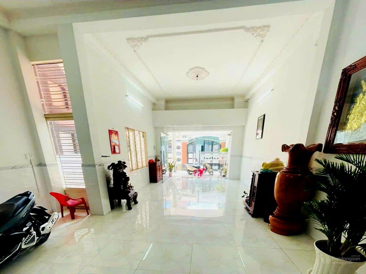 Bán gấp nhà mặt tiền nội bộ 4 tầng - Nguyễn Sơn - 140m2 - ngộp bank Bán gấp nhà mặt tiền nội bộ 4 tầng - Nguyễn Sơn - 140m2 - ngộp bank