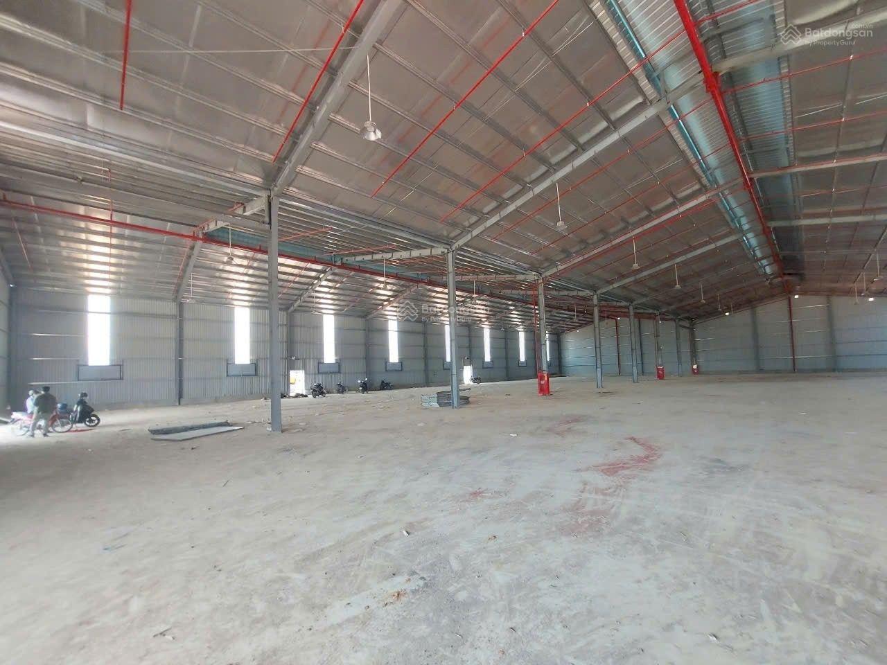 Cho thuê kho xưởng 2400m2.Pccc tự động nghiệm thu ,Sản xuất hoặc làm kho đều ok.Tam Phước,Biên Hòa