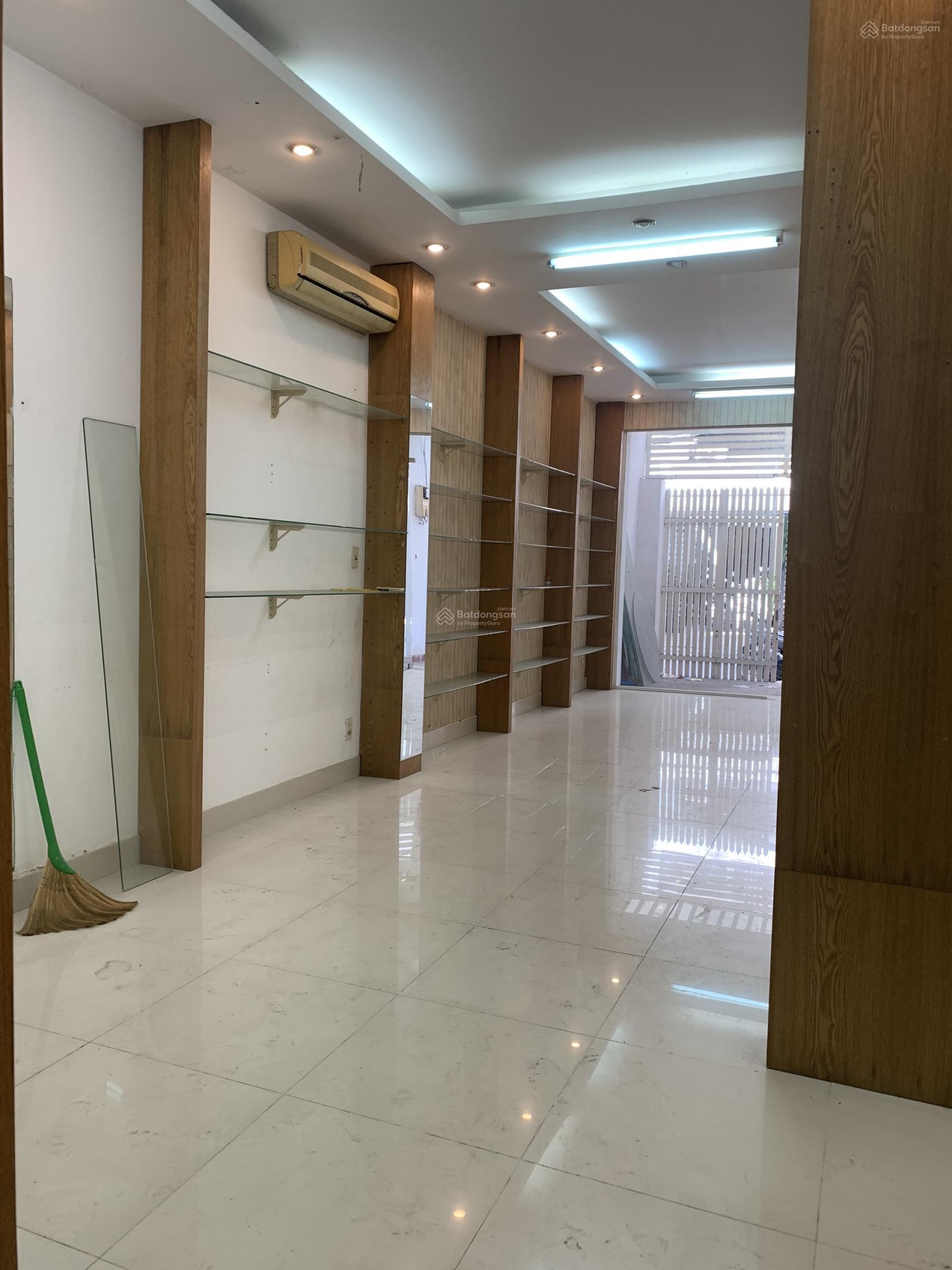 BÁN NHÀ HẺM ĐẸP NGAY VÒNG XOAY DÂN CHỦ ĐƯỜNG 3/2 P11 Q10 DT: 3.5*15.5, KẾT CẤU 1TR, 2 LẦU, GIÁ 10T BÁN NHÀ HẺM ĐẸP NGAY VÒNG XOAY DÂN CHỦ ĐƯỜNG 3/2 P11 Q10 DT: 3.5*15.5, KẾT CẤU 1TR, 2 LẦU, GIÁ 10T