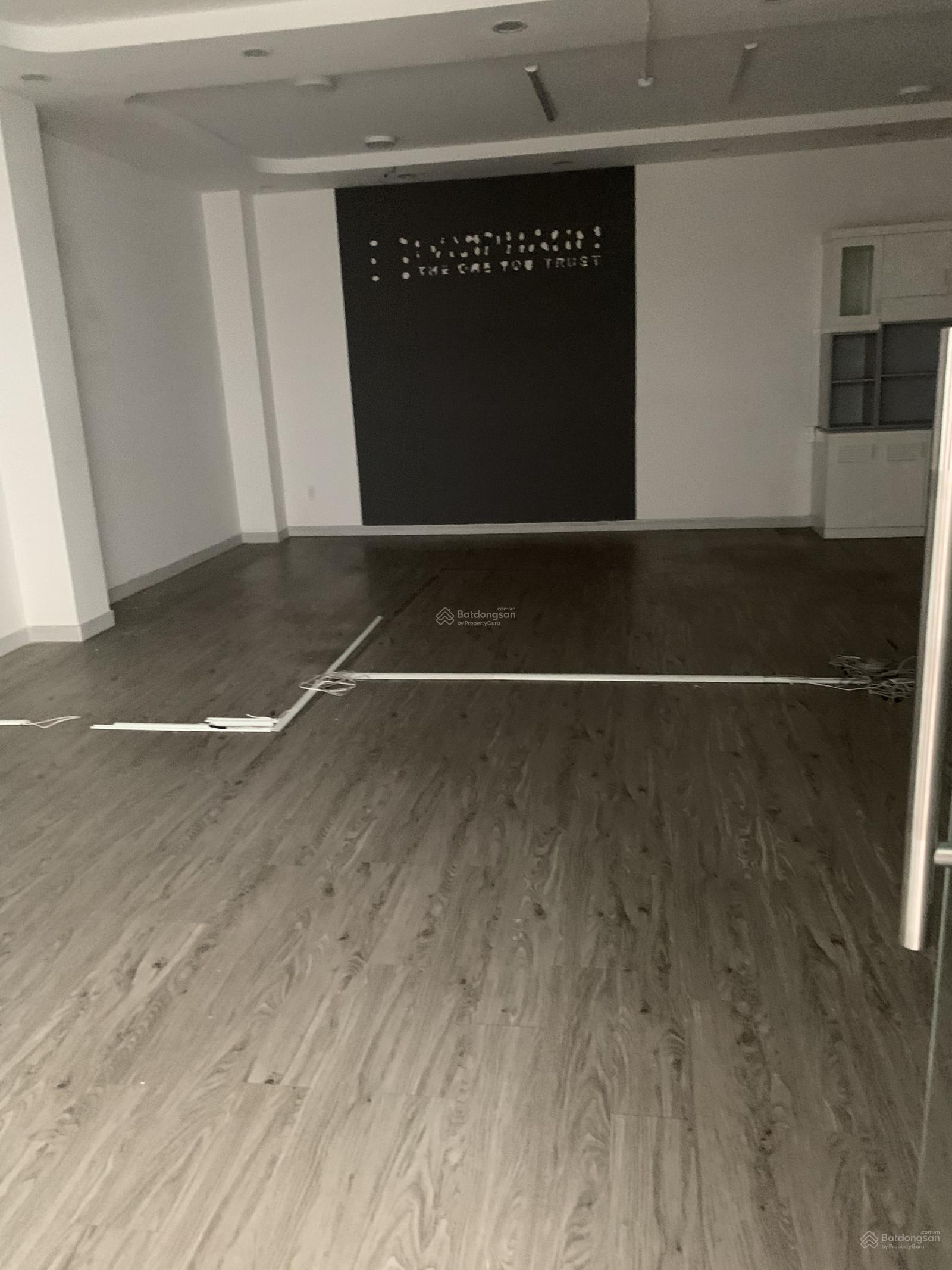 BÁN NHÀ HẺM ĐẸP NGAY VÒNG XOAY DÂN CHỦ ĐƯỜNG 3/2 P11 Q10 DT: 3.5*15.5, KẾT CẤU 1TR, 2 LẦU, GIÁ 10T BÁN NHÀ HẺM ĐẸP NGAY VÒNG XOAY DÂN CHỦ ĐƯỜNG 3/2 P11 Q10 DT: 3.5*15.5, KẾT CẤU 1TR, 2 LẦU, GIÁ 10T