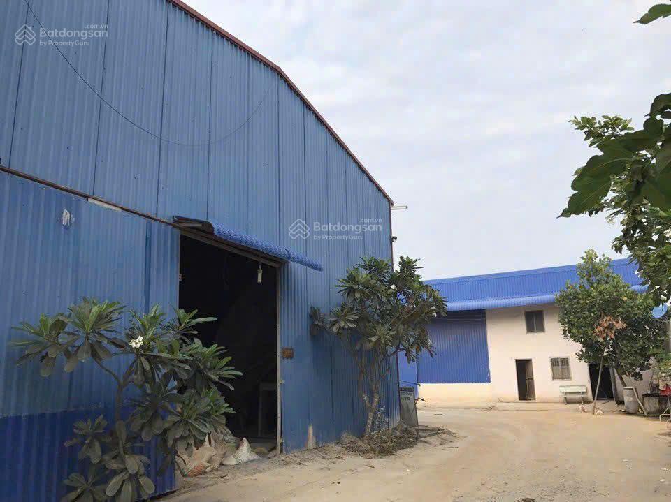 Bán xưởng 2228m2 ( đất SKC)mặt tiền đường 824 giá 30 tỷ TL,