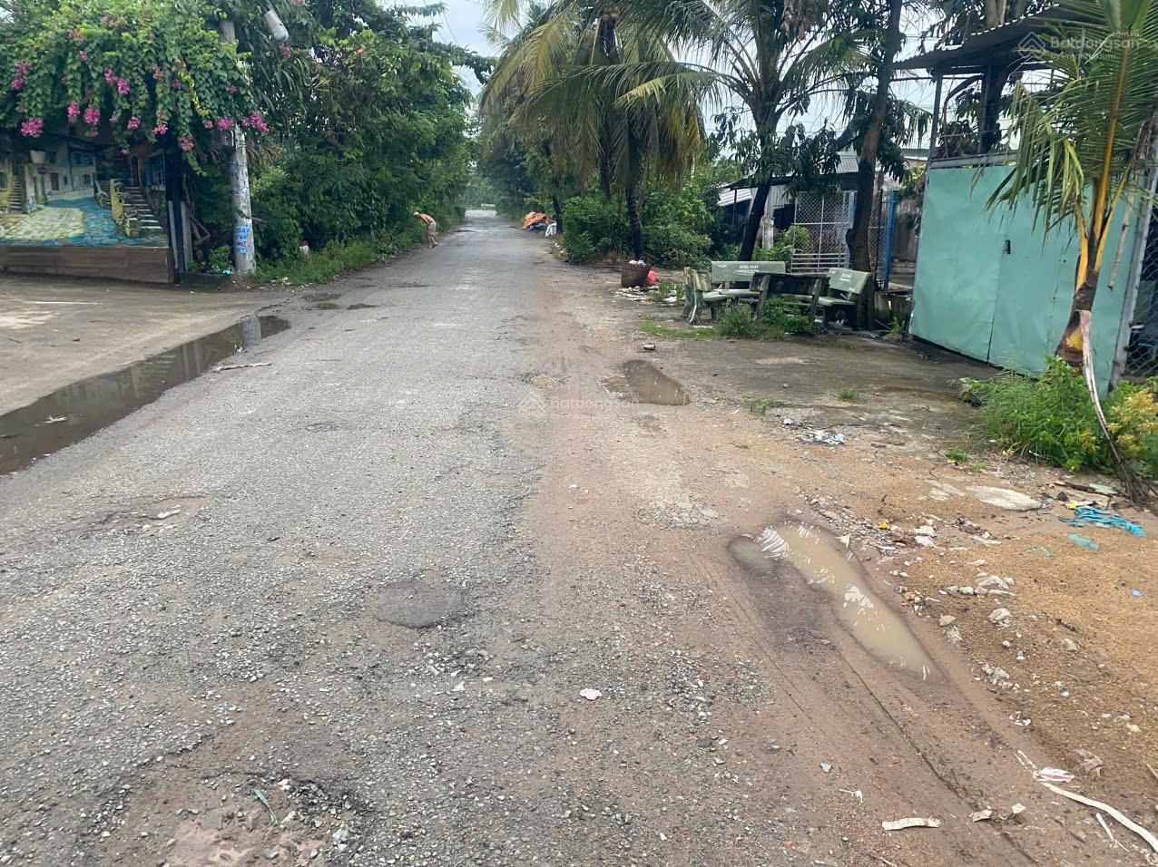 Bán đất MT Nhị Bình 4, Hóc Môn; DT 24mx67m sẵn 300m2 TC, giá bán 20 tỷ có bớt lộc; LH 0976 391 ***