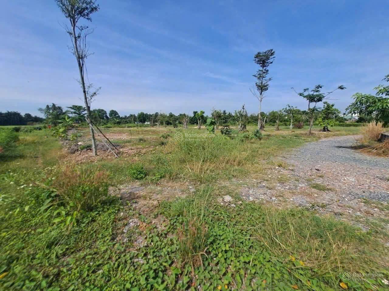 Đất góc 2 mặt tiền rạch xã Đông Thạnh, Hóc Môn; DT 1950m2, có 200m thổ cư, tặng GPXD Đất góc 2 mặt tiền rạch xã Đông Thạnh, Hóc Môn; DT 1950m2, có 200m thổ cư, tặng GPXD