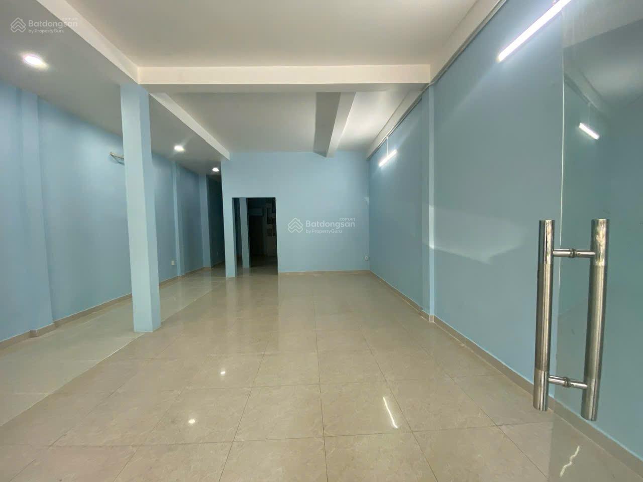 Cho thuê nhà đẹp ngang 6m cửa kính 1 trệt 1 lầu mặt tiền kinh doanh Đ. Nguyễn Ái Quốc