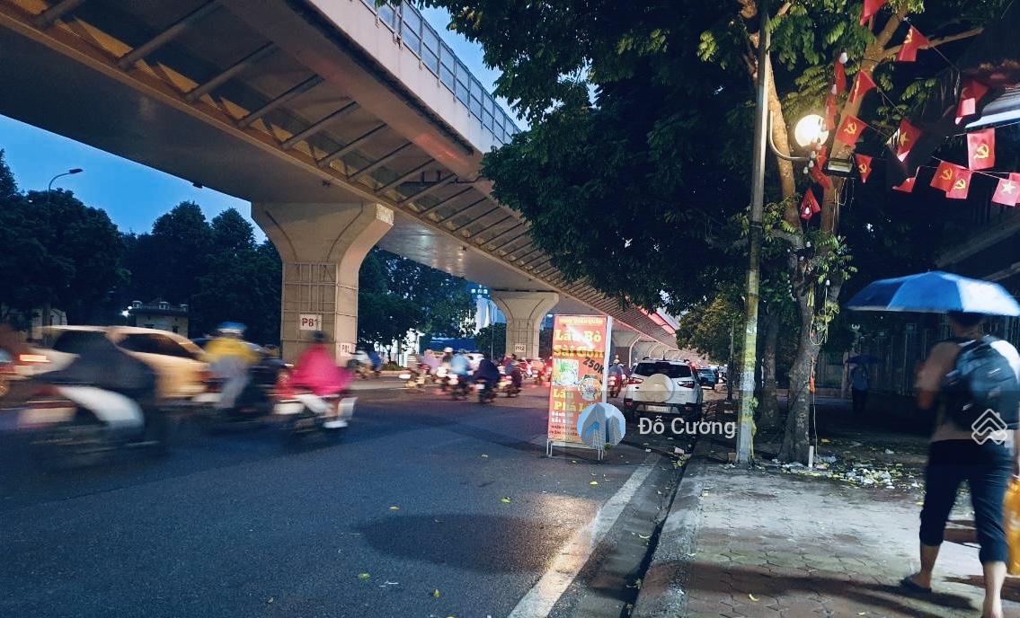 Siêu hot - Cần bán nhanh, bán gấp nhà mặt phố Trường Chinh - 570m2 x nhà C4 giá bán đất + mt 23m Siêu hot - Cần bán nhanh, bán gấp nhà mặt phố Trường Chinh - 570m2 x nhà C4 giá bán đất + mt 23m