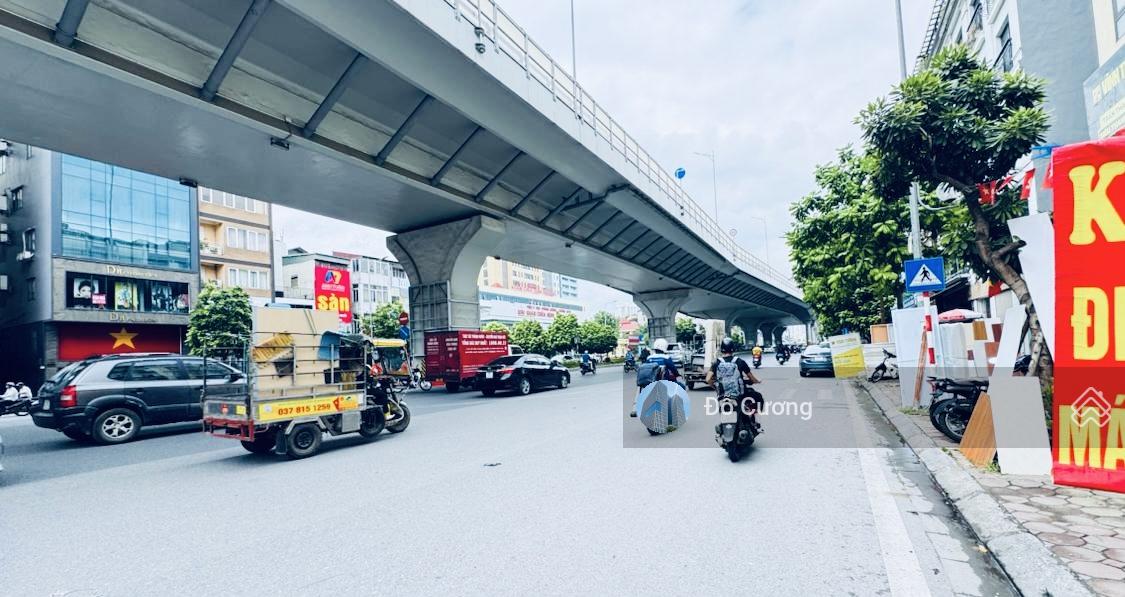 Siêu hot - Cần bán nhanh, bán gấp nhà mặt phố Trường Chinh - 570m2 x nhà C4 giá bán đất + mt 23m Siêu hot - Cần bán nhanh, bán gấp nhà mặt phố Trường Chinh - 570m2 x nhà C4 giá bán đất + mt 23m