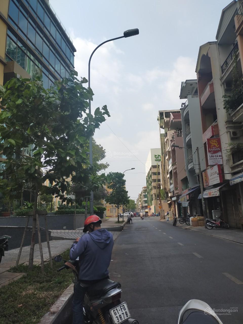 Cho thuê mặt tiền Phố ẩm thực đường Vạn Kiếp ngay gần Phan Xích Long. DT: 7x15m