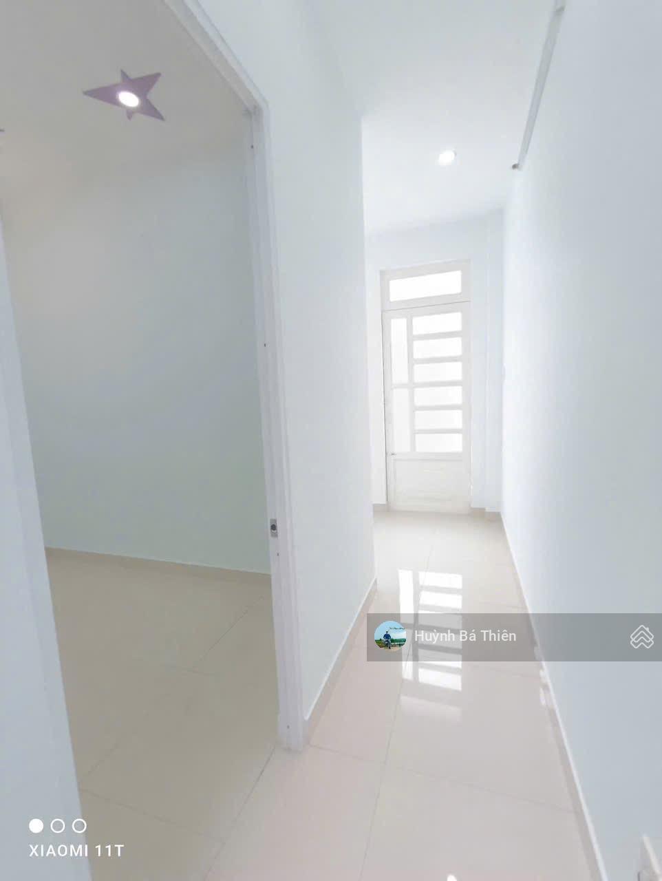 Nhà 1 Trệt 1 Lầu (54m2) sổ Hồng riêng sẵn ngay ngã tư Bình Phước, Thủ Đức . Giá chỉ 4,6 tỷ.