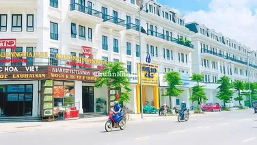 Bán căn view hồ vip nhất Louis City, DT 115m2, hướng Nam, đường 30m đang KD sầm uất LH: 0982 801 ***