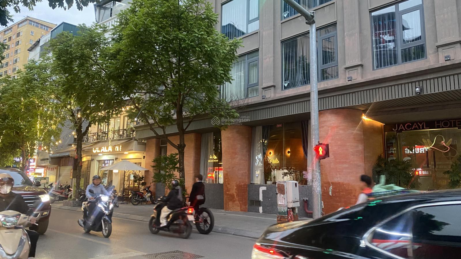 Bán Nhà mặt phố kv Khúc Thừa Dụ, 60 tỷ, DT 95m2, 8 tầng, mặt tiền 7m.