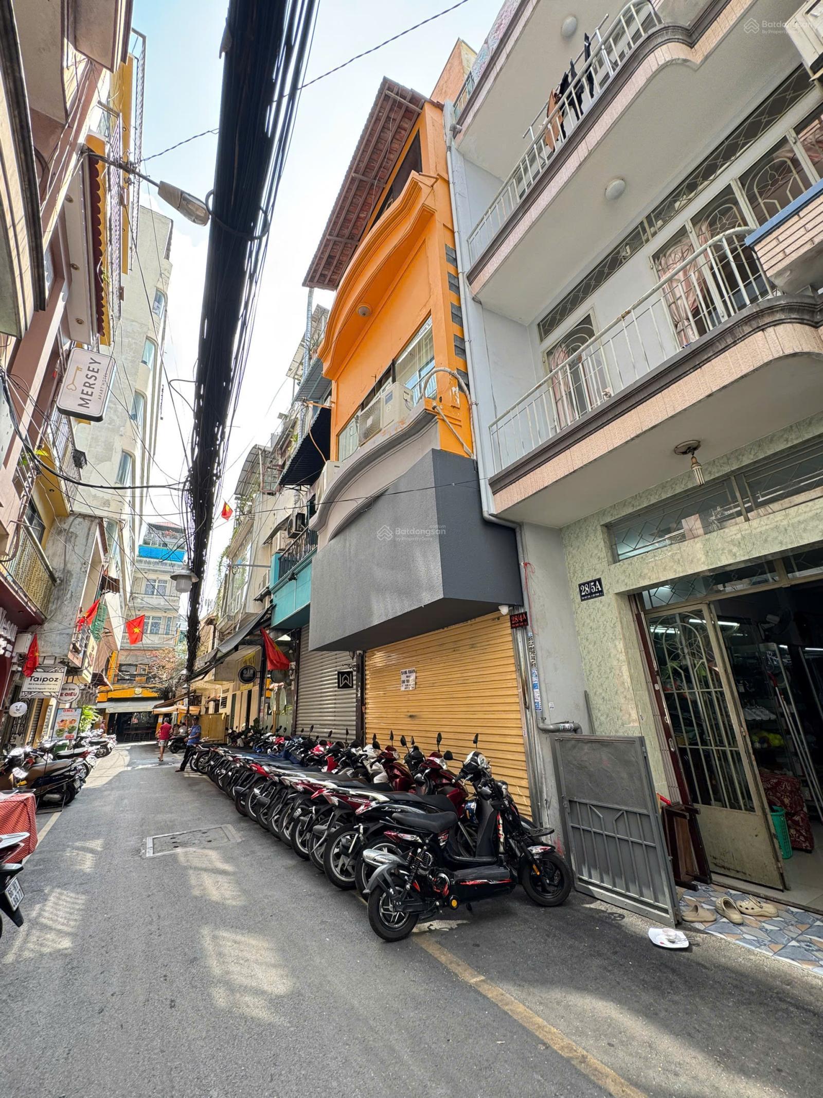 Tòa CHDV dòng tiền 130tr/tháng tỷ suất 4,2%/năm CN 150,8m2 Nguyễn Cư Trinh, Q1