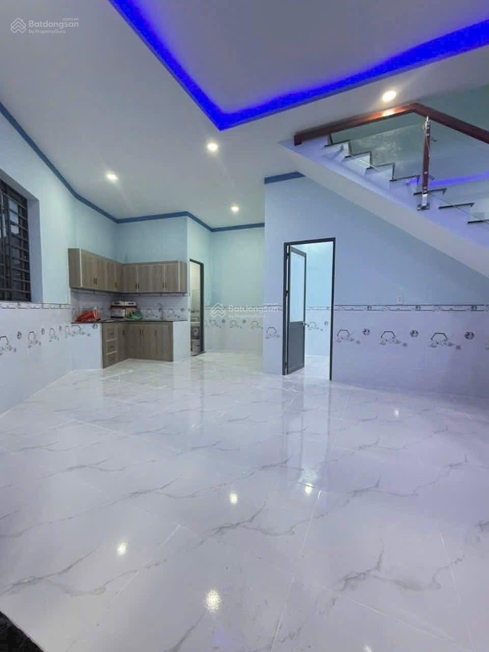 Chủ gửi bán nhà 1 trệt 1 lầu (DT: 63m2) sổ riêng thổ cư 100% P. Biên Hoà mới. Giá chỉ 2,390 tỷ Chủ gửi bán nhà 1 trệt 1 lầu (DT: 63m2) sổ riêng thổ cư 100% P. Biên Hoà mới. Giá chỉ 2,390 tỷ