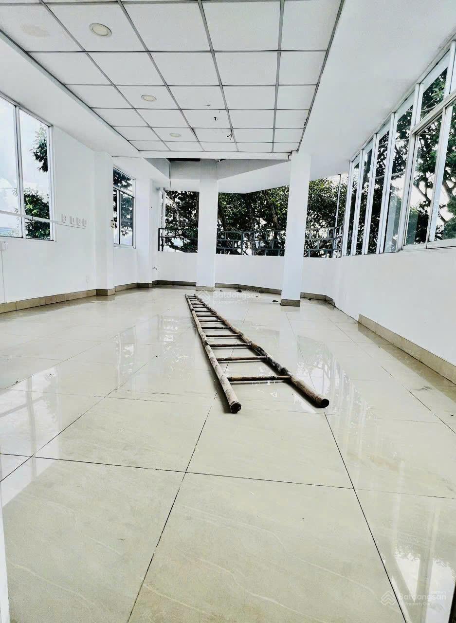 CHO THUÊ NHÀ GÓC 2 MT NGUYỄN TRI PHƯƠNG, Q10 DT 5x14m trệt lửng 6 lầu giá 150tr CHO THUÊ NHÀ GÓC 2 MT NGUYỄN TRI PHƯƠNG, Q10 DT 5x14m trệt lửng 6 lầu giá 150tr