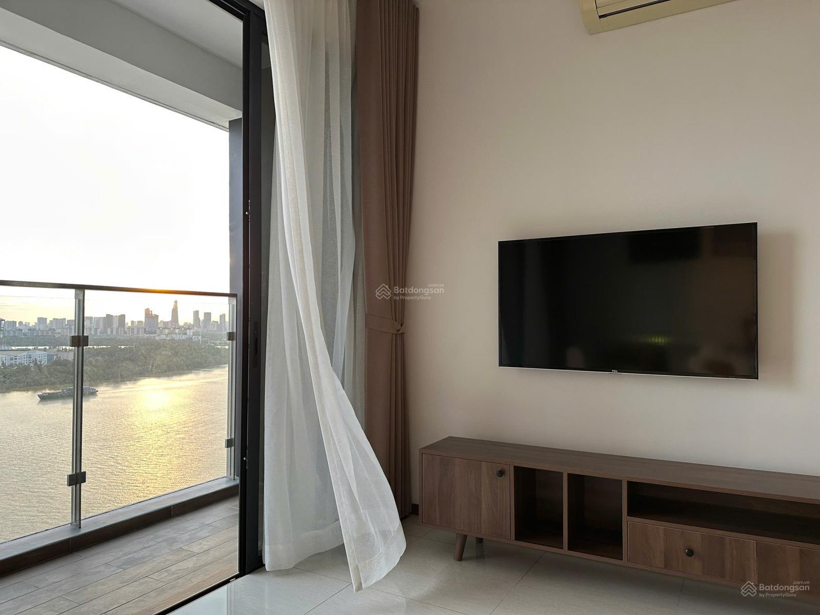 Cần thuê 3PN One Verandah Tầng cao view sông ngắm hoàng hôn. Nhà mới Gía 34triệu
