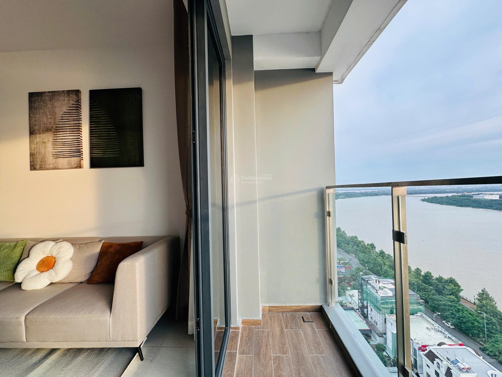 Cần thuê 3PN One Verandah Tầng cao view sông ngắm hoàng hôn. Nhà mới Gía 34triệu