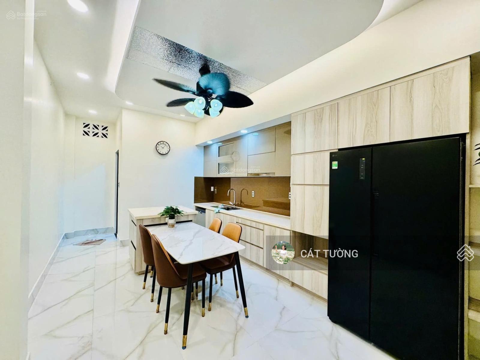 Bán nhà Nguyễn Chí Thanh nhà mới đẹp, ngõ nông ở ngay!