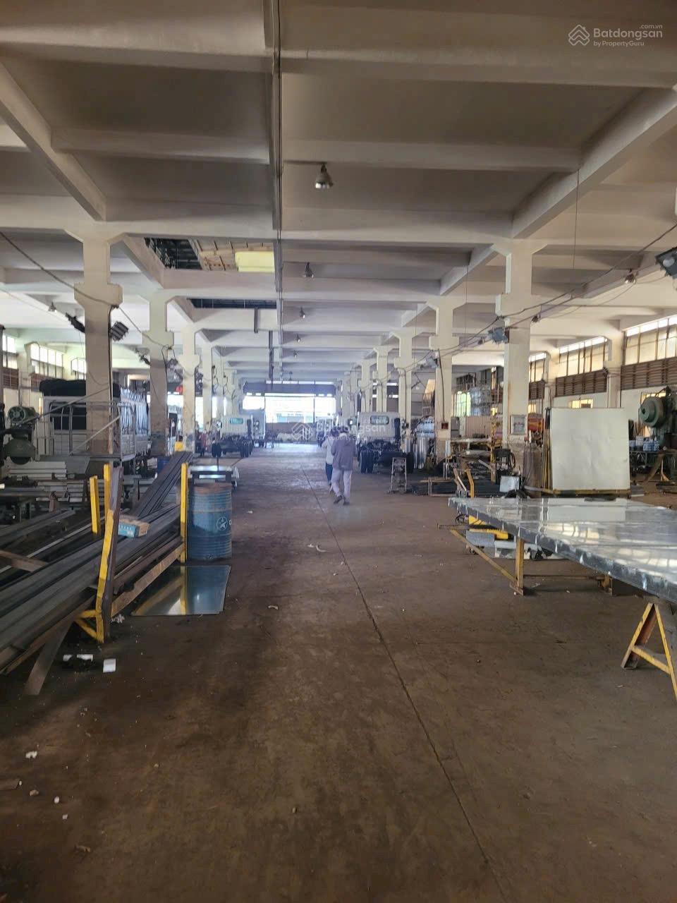 Bán xưởng KCN Tân Tạo Bình Tân, DTKV: 5.500m2, Xưởng: 5.300m2, văn phòng: 1.350m2, đóng thuế 1 lần Bán xưởng KCN Tân Tạo Bình Tân, DTKV: 5.500m2, Xưởng: 5.300m2, văn phòng: 1.350m2, đóng thuế 1 lần