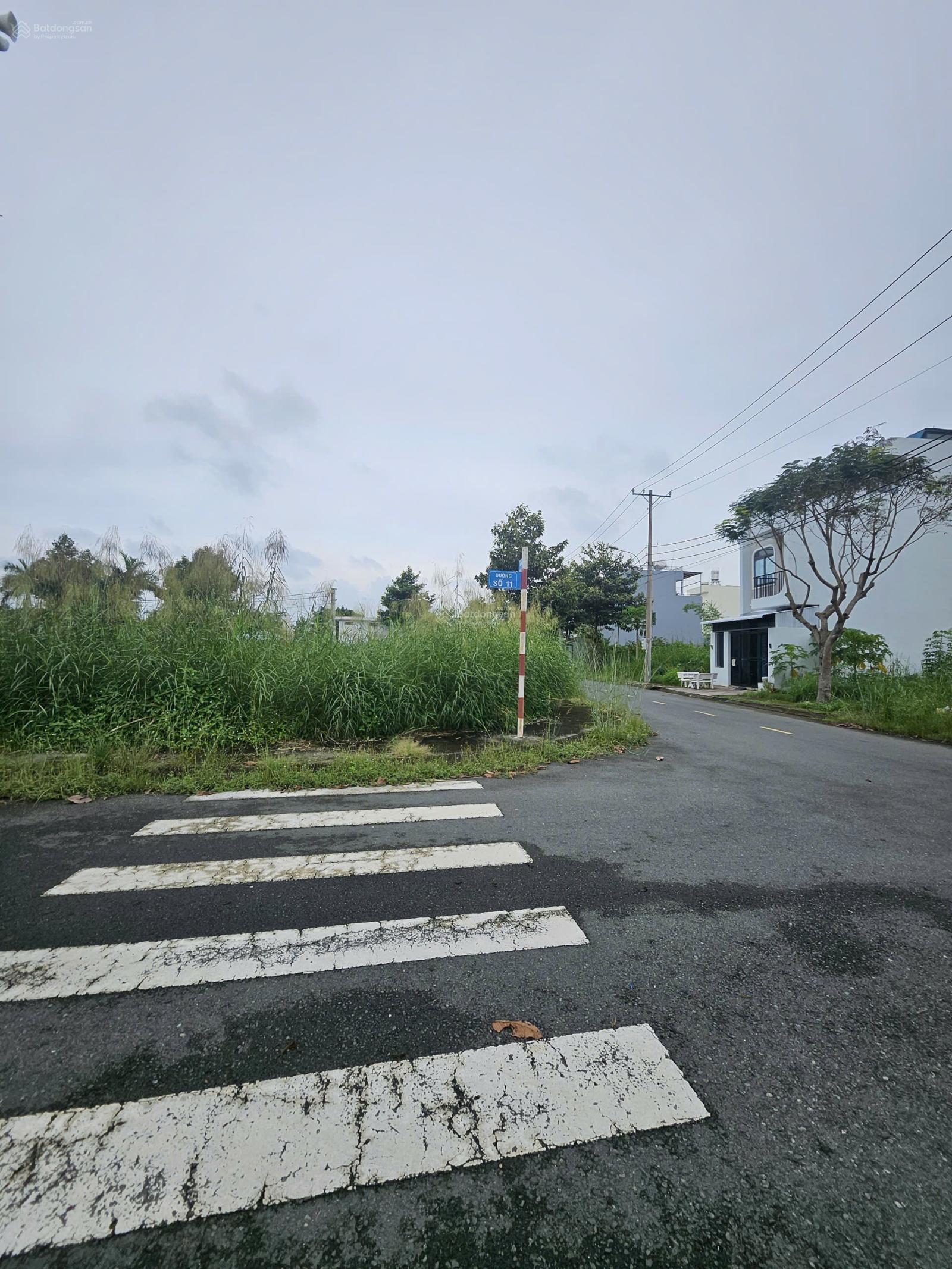 Bán lô góc 2 mặt thông thoáng DT 119m2 (ngang 9 dài 16) hướng Đông Nam, giá 3 tỷ 650tr